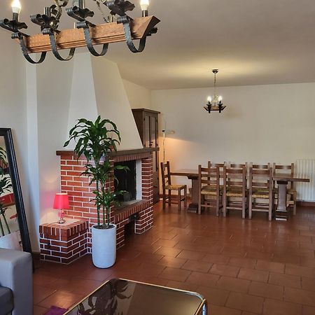 Appartamento Con Camino In Centro Storico Bevagna Exterior photo